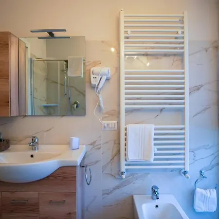 Apartament Gelsomino Leonardo Academy, Mxp & Laghi