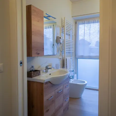 Apartament Gelsomino Leonardo Academy, Mxp & Laghi